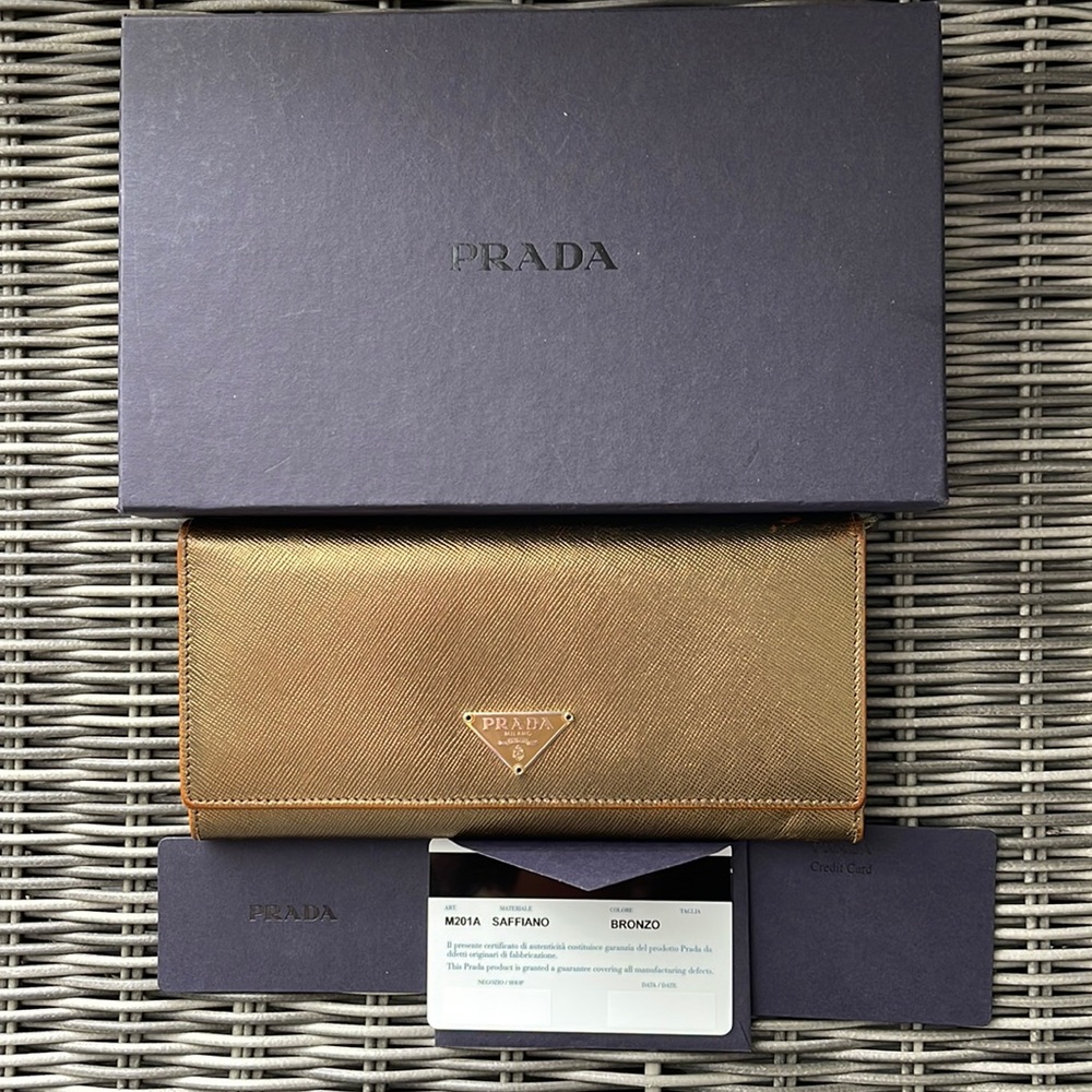 Prada wallet - saffiano leather